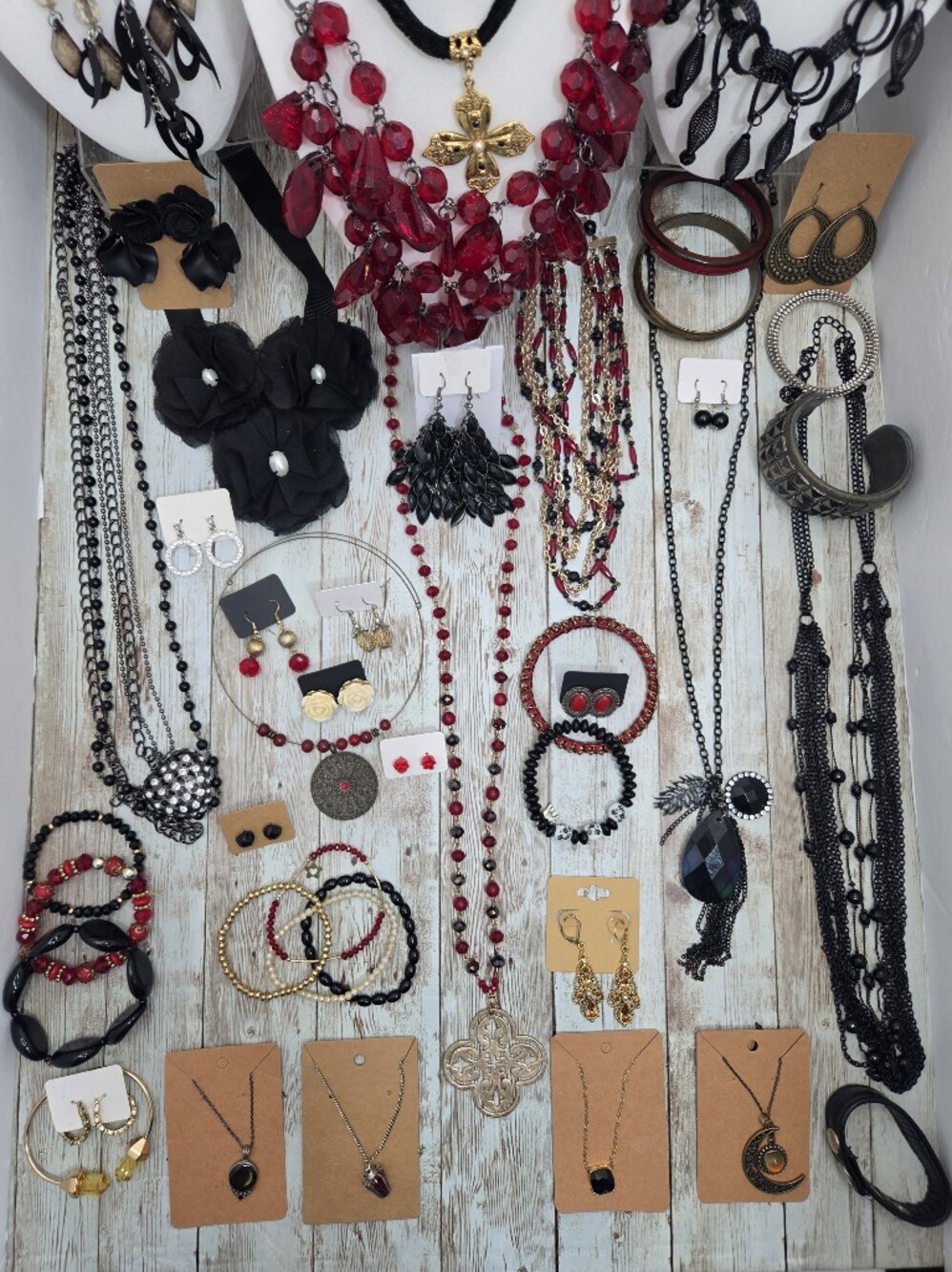 🥀 HUGE 50+ pc Whimsigoth Gothic Romantic Jewelry Lot Necklaces Bracelets Ear 🖤 - Picture 3 of 16